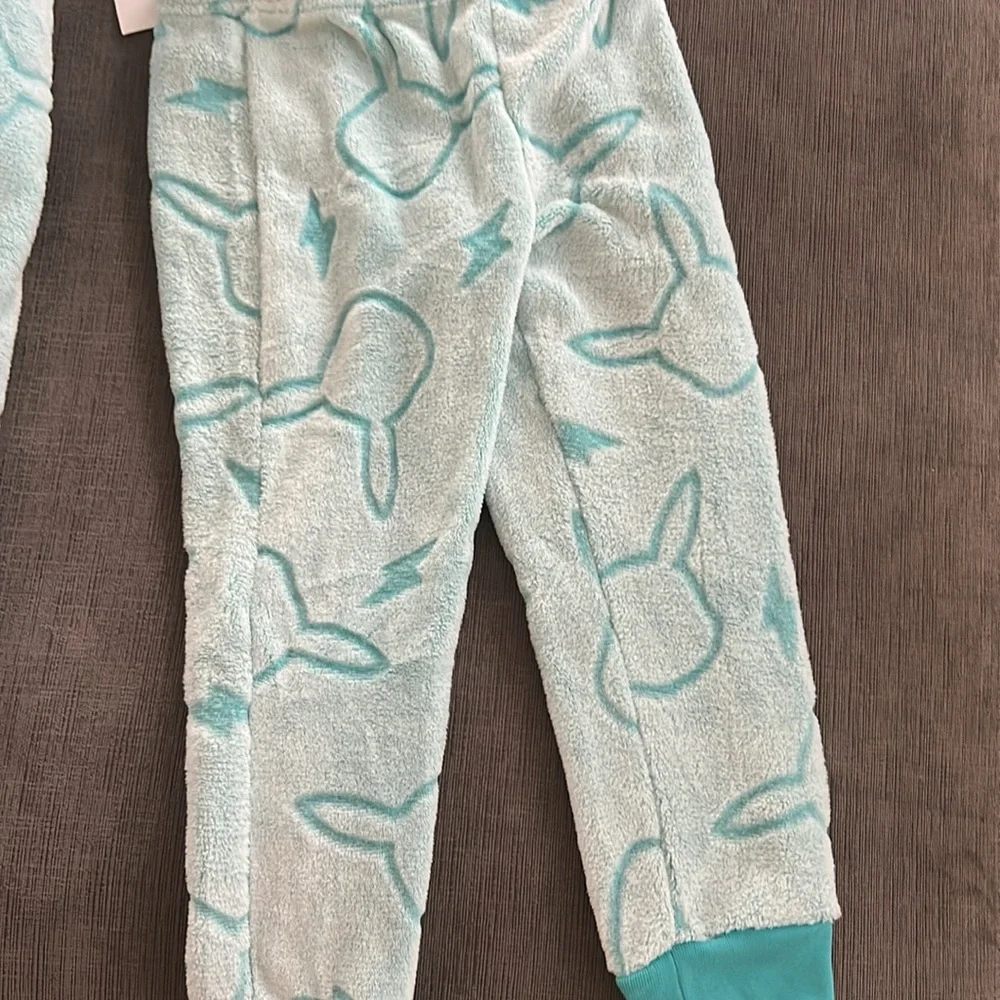 POKEMON Fluffy Cozy 2 piece Pajama XS (4/5) NWT
